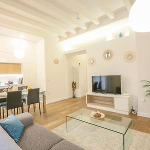 T&L Triana Loft - Just Like At Home
